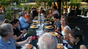 Große Runde - viele Burger ....